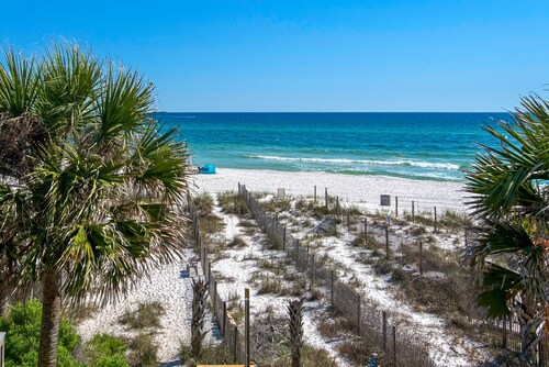 Directly on the Beach~Private Sun Deck~Outdoor Shower~Jetted Tub~Covered Balcony