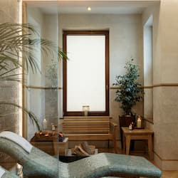 Tẩy tế bào chết, chăm sóc da mặt, dịch vụ massage