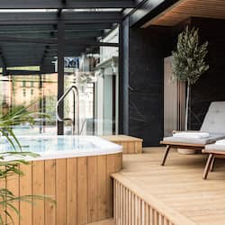 Tẩy tế bào chết, chăm sóc da mặt, dịch vụ massage