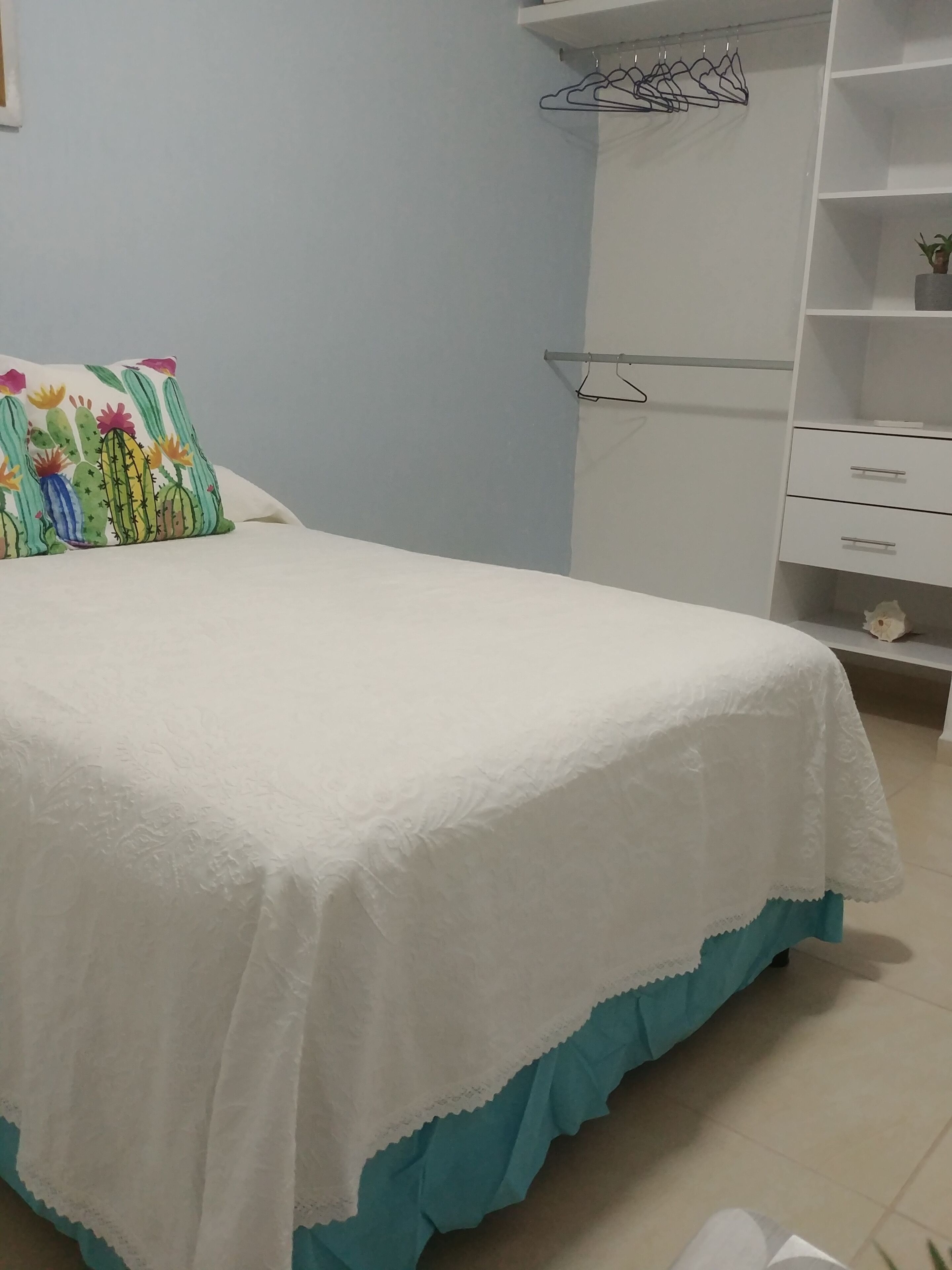 2 quartos, Wi-Fi de cortesia, roupa de cama