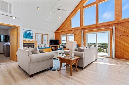 To the Beach and Back at Salvo 5 Bedroom Home with a Private Pool, Spa and Near Beach Access!