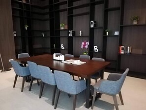 Meeting facility