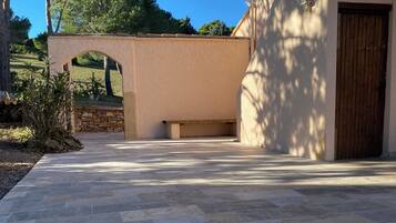 Enceinte de lâhĂ©bergement