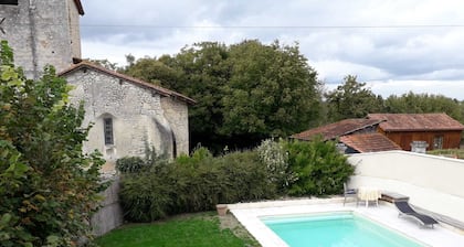 COMPLETE AUTHENTIC HOUSE QUIET & QUIET PRIVATE PICINE 10 x 4m heated