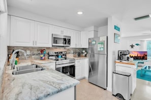 Fridge, microwave, stovetop, dishwasher