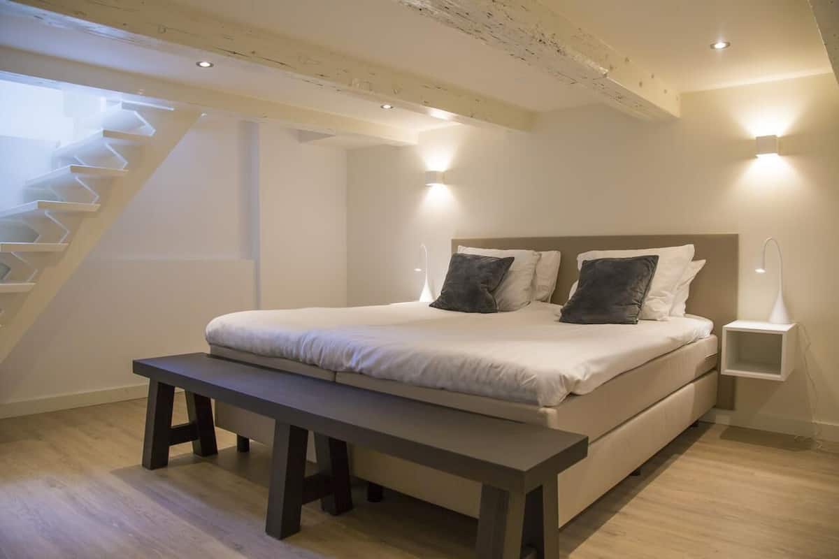 Apartemen, patio (Briljant Appartement) | 2 kamar tidur, meja kerja, dan ruang kerja ramah laptop