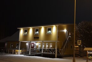 Fasade – kveld/natt