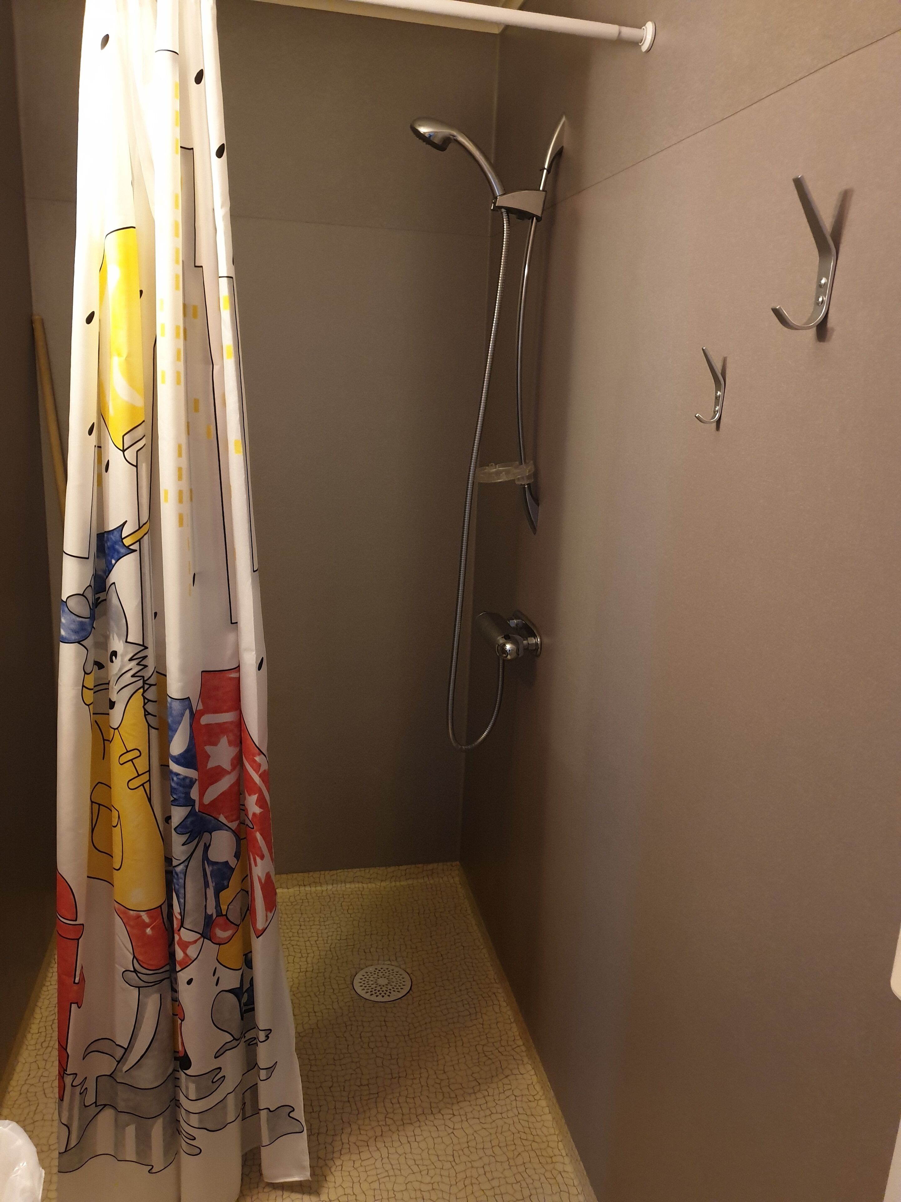 Economy Room, Shared Bathroom | Bathroom shower