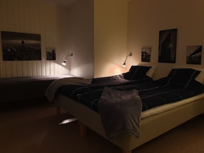 Tremannsrom – familie, delt bad | Individuelt dekorert, individuelt innredet og wi-fi (inkludert)