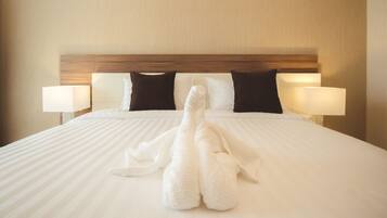 Deluxe Condo | 1 bedroom, premium bedding, in-room safe, desk