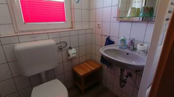 Shower, towels