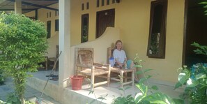 Terrace/patio - T&T Homestay (Kuta)
