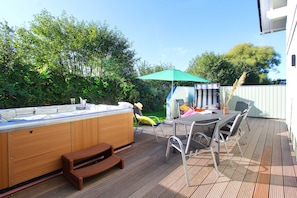 Outdoor dining - Vacation cottage Vejle, Germany (Quern)