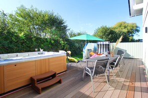 Outdoor dining - Vacation cottage Vejle, Germany (Quern)