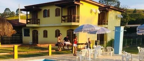 Piscina interna, piscina externa