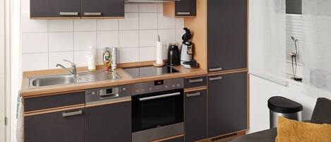 Køleskab, mikrobølgeovn, ovn, opvaskemaskine