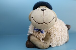 Unclassified image, 5 of 18, button