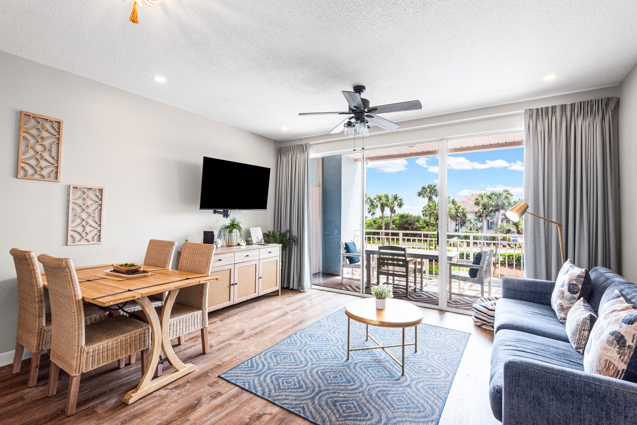 Smart TV, DVD player