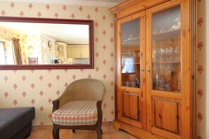 Unclassified image, 4 of 12, button