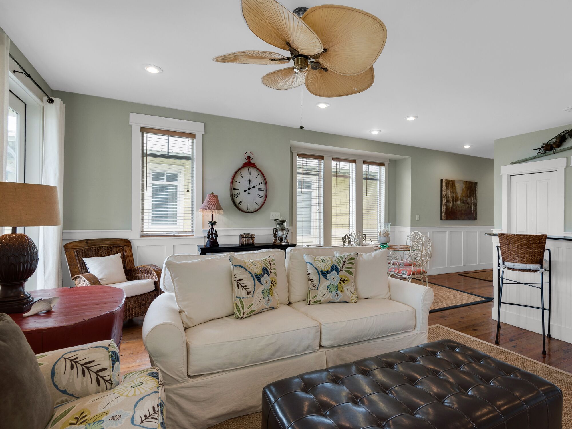 Grand Isle 304 - Shopping, Dining & Beach just Steps Away!