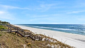 Beach nearby - Shopping, Dining & Beach just Steps Away! + Free Attraction Tickets! (Santa Rosa Beach)