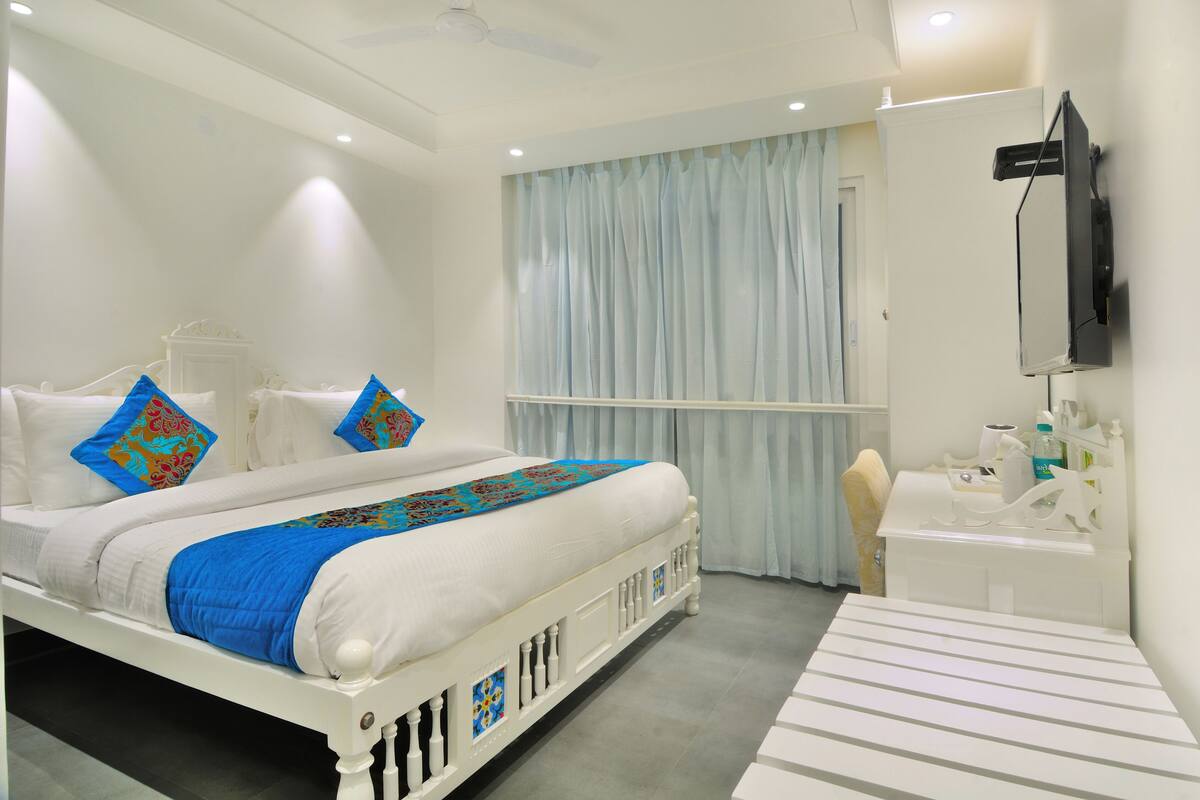 Basic Room | In-room safe, WiFi (free)