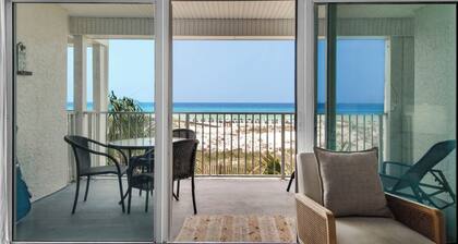Gulf-Front & Amazing Views in this Updated Condo + Free Attraction Tickets!
