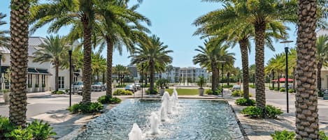 30Avenue Grounds & Amenities