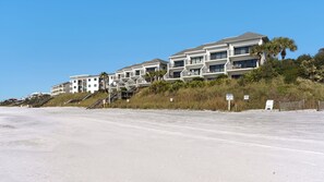 Emerald Hill Beach Area - Gulf Front with Blue Views, Pool, Great Location & Free Attraction Tickets! (Santa Rosa Beach)