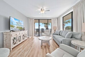 Unclassified image, 2 of 48, button