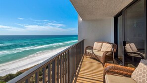 Property grounds - Gulf Front in One Seagrove Place, 6th Floor View, Pool, Gym + Free Tickets! (Santa Rosa Beach)