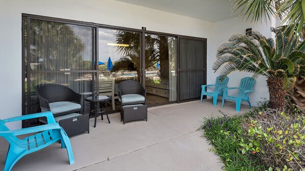 Terrace/patio - Cozy Studio Steps to Pool & Beach in Seagrove + Free Attraction Tickets! (Santa Rosa Beach)