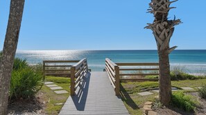 Beach nearby - Cozy Studio Steps to Pool & Beach in Seagrove + Free Attraction Tickets! (Santa Rosa Beach)