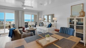 Smart TV, DVD player - Direct Gulf views & access to the sparkling waters + Free Attraction Tickets! (Santa Rosa Beach)