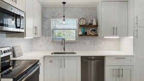 Fridge, microwave, oven, stovetop - Direct Gulf views & access to the sparkling waters + Free Attraction Tickets! (Santa Rosa Beach)