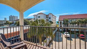 Property grounds - Relax in this cozy 1BR Gulfside condo on 30A + Free Attraction Tickets! (Santa Rosa Beach)