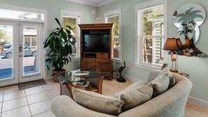 Smart TV, DVD player - Near Rosemary, Seacrest Lagoon Pool & Beach Access + Free Attraction Tickets! (Seacrest Beach)