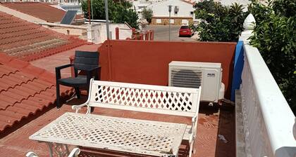 Maison typique espagnole dans coin tranquille avec deux terrasses