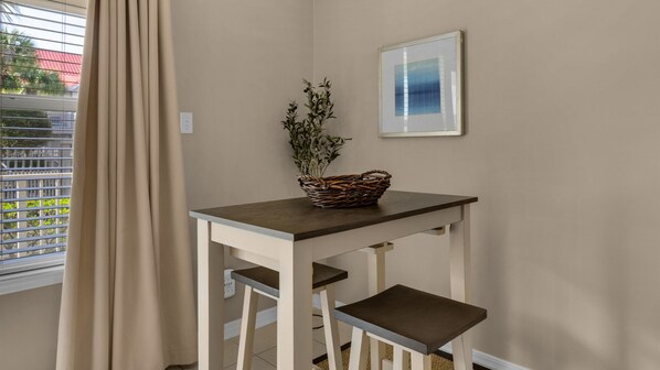 Dining - Ground Floor, Complex Pool, Near to Beach & Dining + Free Attraction Tickets! (Santa Rosa Beach)