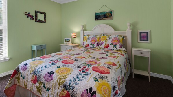 1 bedroom, iron/ironing board, free WiFi, bed sheets - Family & Dog Friendly, Near Beach + Free Tickets: Dolphin Cruise & More! (Santa Rosa Beach)