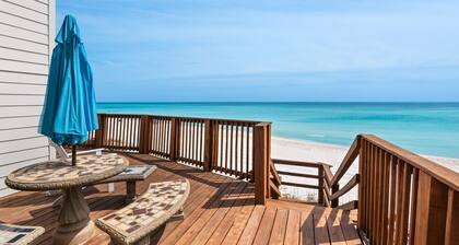 Gulf Front, Steps to Beach, Sleeps 11 + Attraction Tickets!