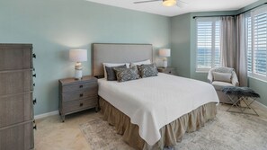 3 makuuhuonetta, silitysrauta/-lauta, ilmainen Wi-Fi, vuodevaatteet