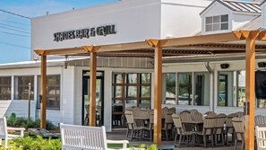 Outdoor dining - Gulf Front, Pool, Modern Design & Amazing Views + Free Attraction Tickets! (Seacrest)