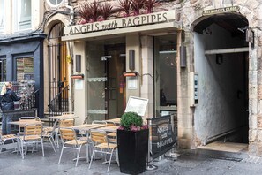 Exterior detail - Luxury Royal Mile Retreat (Edinburgh)