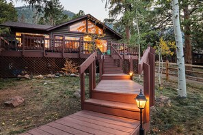 Exterior - Cabin on Pikes Peak w Hot Tub, Fireplace, Fast Wifi! (Cascade-Chipita Park)