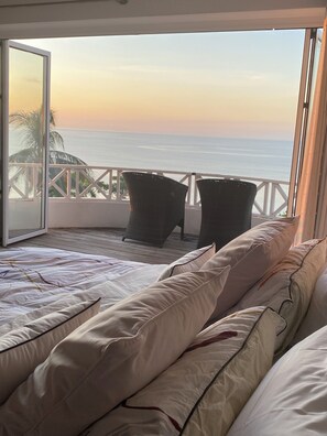 3 bedrooms, in-room safe, desk, iron/ironing board - Your private Caribbean experience, ocean view, walk to the beach, housekeeper (Castries)