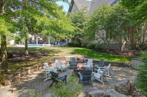 Terrace/patio - The Estate House: Timeless Elegance at 1885 Farms (Navarre)