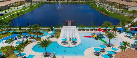 Utomhuspool och uppvärmd pool