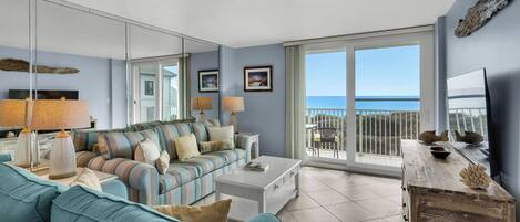 Smart TV, fireplace, DVD player