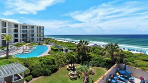 A heated pool - Gulf Front w/ Private Beach Access, Heated Pool, Beach Chairs + Free Tickets! (Santa Rosa Beach)